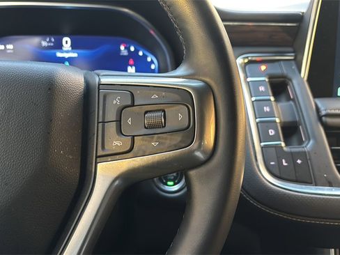 Used 2023 Chevrolet Suburban Premier image 27