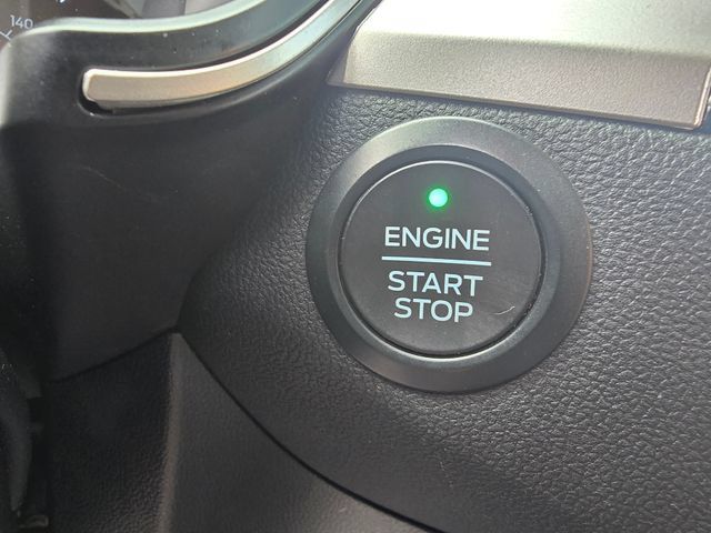 Used 2020 Ford Escape SE FWD image 24