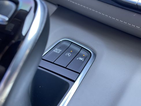 Used 2022 Cadillac Escalade Premium Luxury Platinum image 33