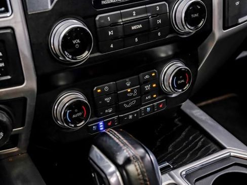 Used 2020 Ford F150 Platinum w/ Equipment Group 701A Luxury AWD/4WD image 33
