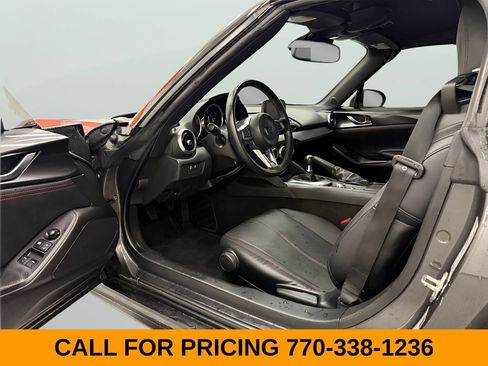 Used 2019 MAZDA MX-5 Miata Grand Touring w/ GT-S Package RWD image 10
