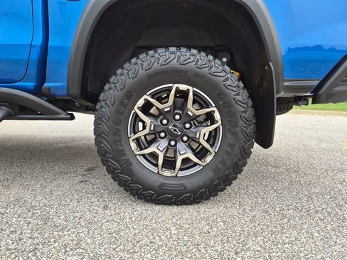 Used 2023 Chevrolet Colorado ZR2 w/ ZR2 Convenience Package III AWD/4WD image 10