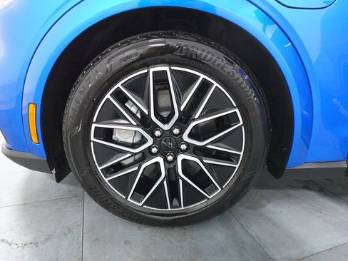 Used 2025 Ford Mustang Mach-E Premium AWD/4WD image 35