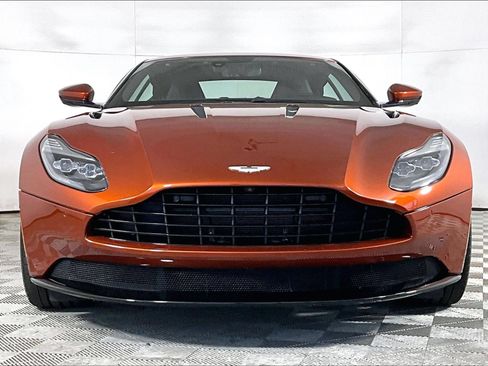 Used 2017 Aston Martin DB11 V12 RWD image 6