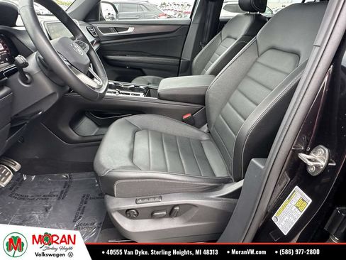 Certified 2024 Volkswagen Atlas Cross Sport SEL R-Line AWD/4WD image 19