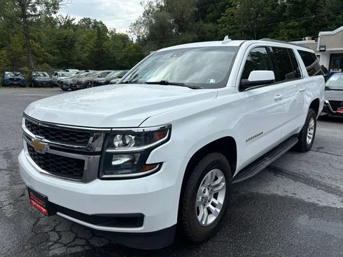 Used 2018 Chevrolet Suburban LT AWD/4WD image 4