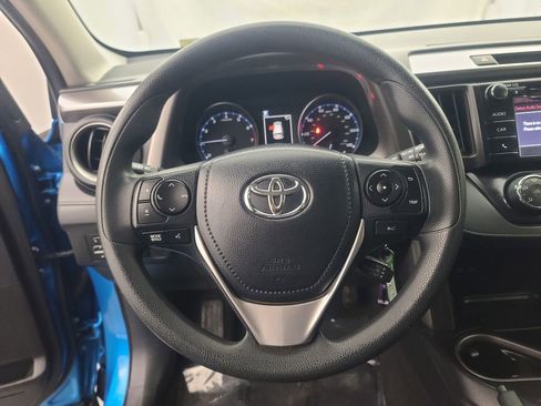 Used 2018 Toyota RAV4 LE image 31