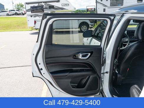 Used 2025 Jeep Compass Trailhawk AWD/4WD image 14