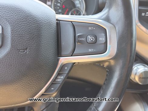 Used 2022 RAM 1500 Laramie AWD/4WD image 13