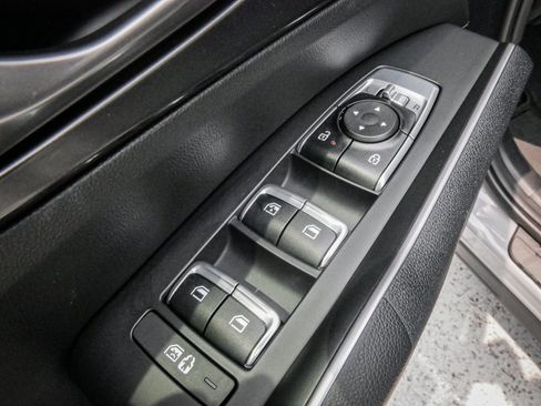 Used 2025 Kia Sorento S FWD image 15