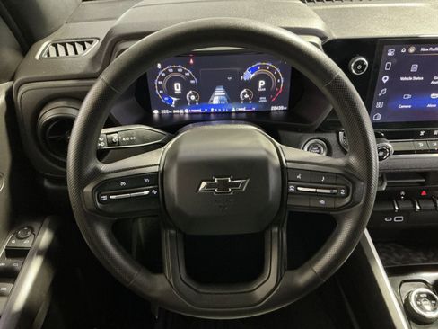 Used 2024 Chevrolet Colorado Trail Boss w/ Technology Package AWD/4WD image 17