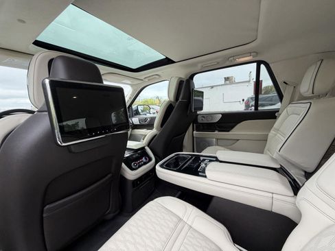 Used 2018 Lincoln Navigator Black Label AWD/4WD image 26