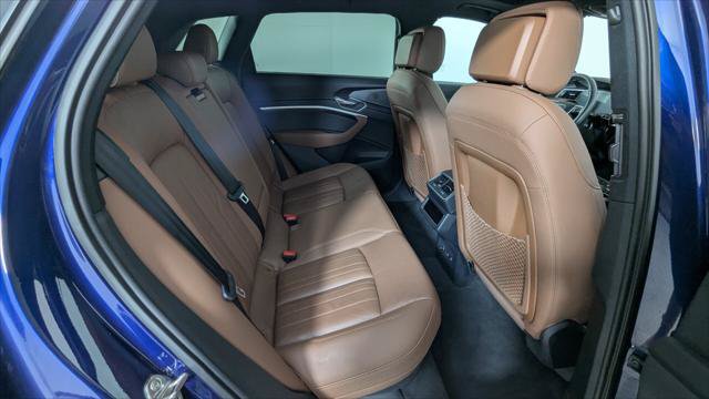 Used 2022 Audi e-tron Premium AWD/4WD image 21