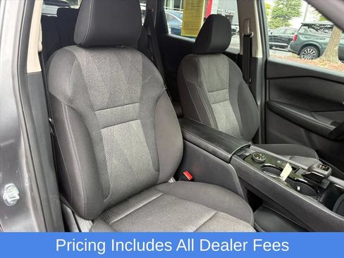 Used 2025 Nissan Rogue SV AWD/4WD image 19