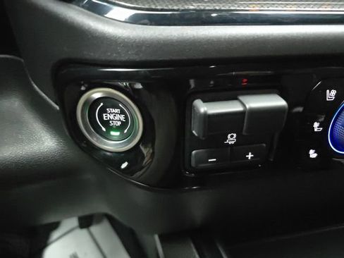 Used 2025 Chevrolet Silverado 1500 ZR2 w/ Technology Package image 27