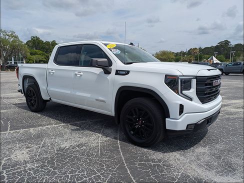 Used 2025 GMC Sierra 1500 Elevation AWD/4WD image 2