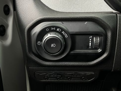 Used 2025 Jeep Wrangler Sport S image 18