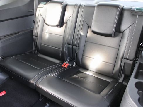 Certified 2022 Volkswagen Atlas SE w/ Black Wheel Package image 22