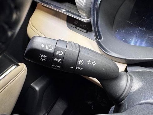 Certified 2024 Toyota Highlander Platinum AWD/4WD image 32