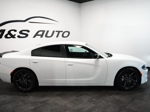 Used 2023 Dodge Charger SXT w/ Blacktop Package RWD image 5