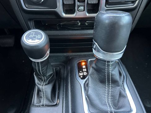 Used 2023 Jeep Wrangler Unlimited Sahara w/ Cold Weather Group AWD/4WD image 17