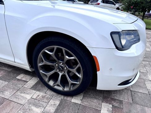 Used 2017 Chrysler 300 S w/ 300S Premium Group RWD image 7