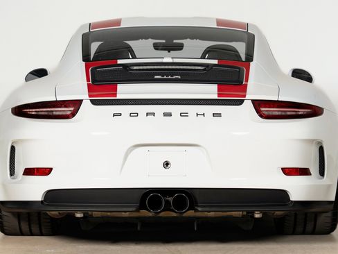 Used 2016 Porsche 911 R image 8