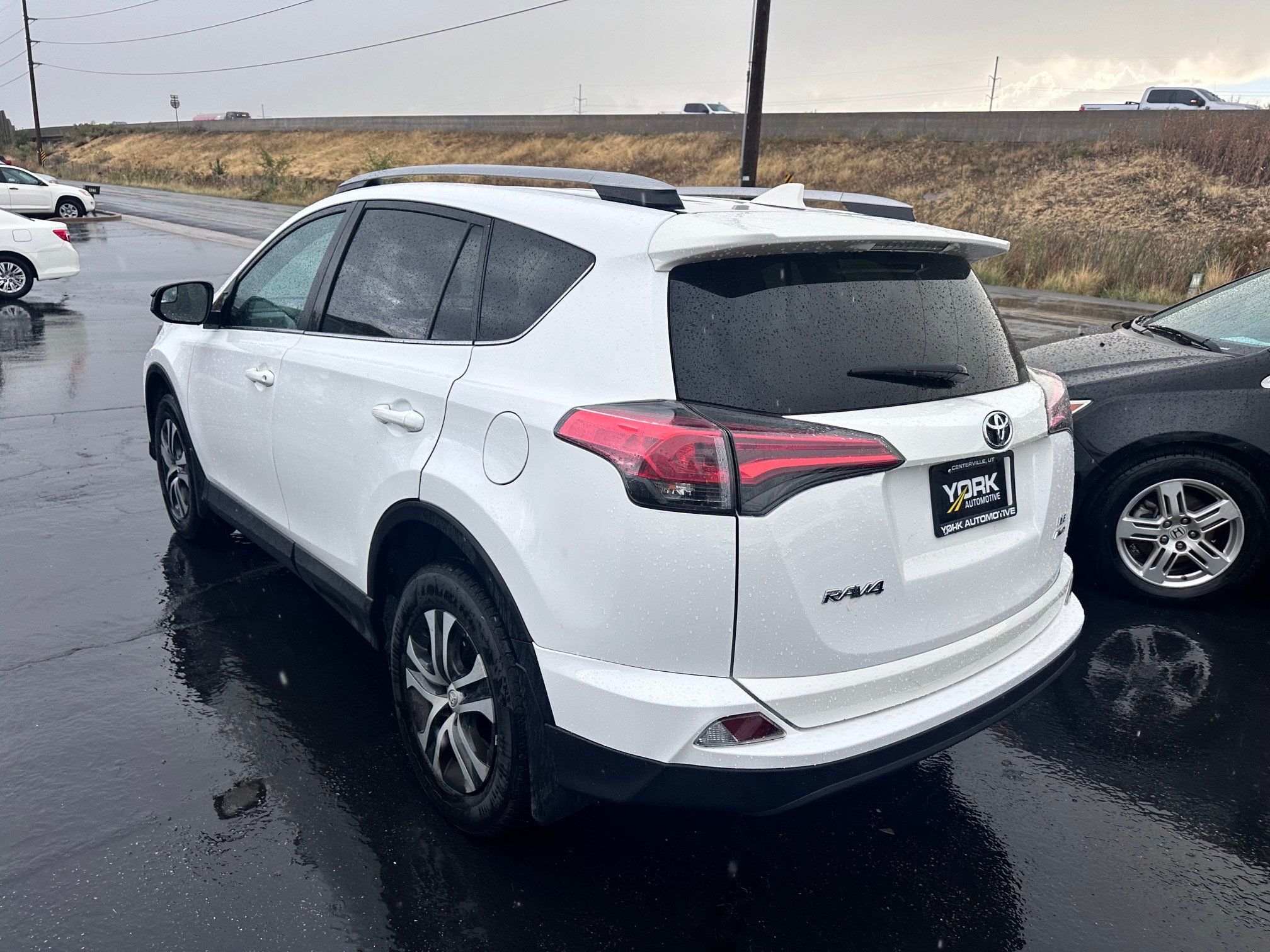 Used 2017 Toyota RAV4 LE w/ All Weather Liner Package AWD/4WD image 4