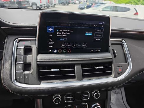 Used 2021 GMC Yukon SLT w/ Rear Media and Nav Package AWD/4WD image 23