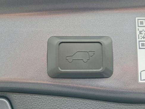 Used 2024 Toyota RAV4 XSE AWD/4WD image 15
