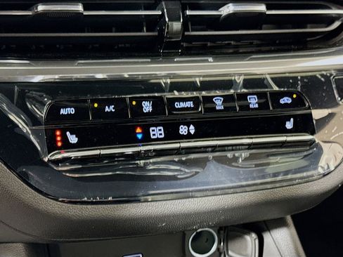 New 2026 Buick Envista Avenir FWD image 9