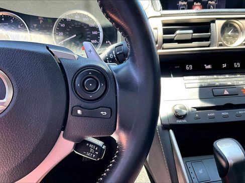 Used 2016 Lexus IS 300 AWD image 20