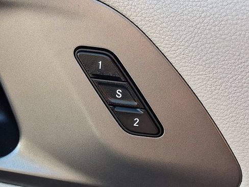 Certified 2023 Chrysler Pacifica Touring-L FWD image 26