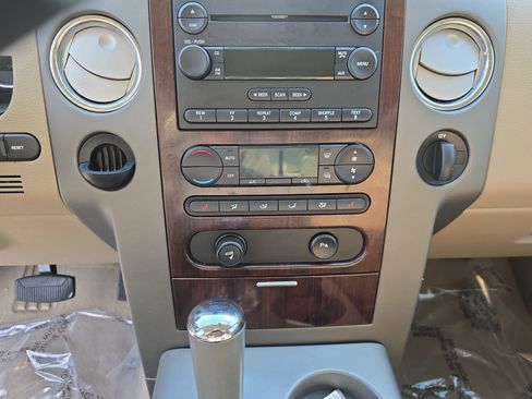 Used 2005 Ford F150 XLT RWD image 23