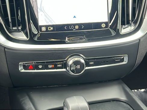 Used 2024 Volvo S60 B5 Core image 22