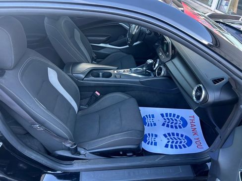 Used 2017 Chevrolet Camaro SS image 30