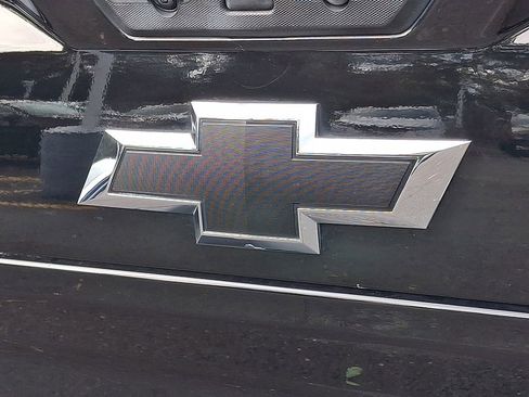 Used 2024 Chevrolet Silverado 2500 ZR2 w/ Technology Package image 30