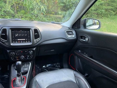 Used 2018 Jeep Compass Trailhawk image 30