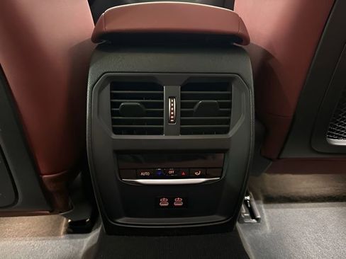 Used 2022 BMW 330e xDrive image 29