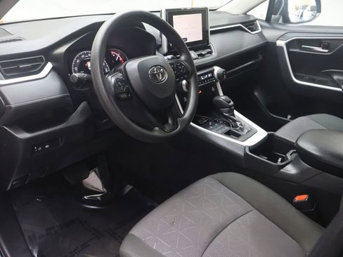 Used 2025 Toyota RAV4 XLE AWD/4WD image 18