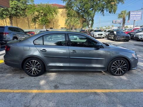 Used 2016 Volkswagen Jetta Sport FWD image 5