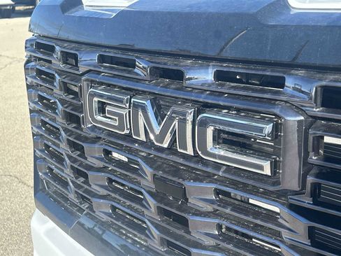 New 2026 GMC Sierra 2500 Denali Ultimate AWD/4WD image 32