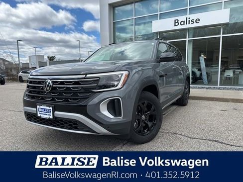 New 2026 Volkswagen Atlas Peak Edition AWD/4WD image 3