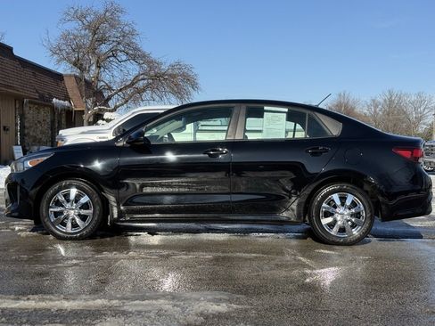 Used 2018 Kia Rio S image 2
