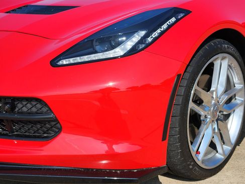 Used 2018 Chevrolet Corvette Stingray Convertible w/ 3LT Preferred Equipment Group RWD image 10