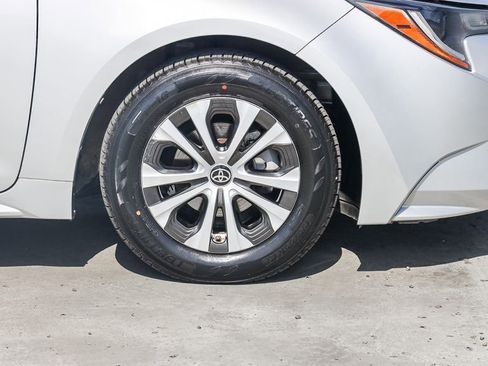 Used 2022 Toyota Corolla LE image 11