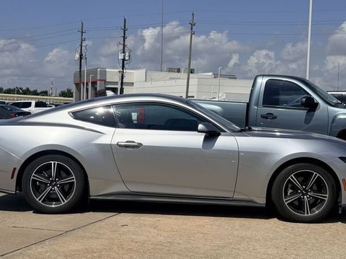 Used 2025 Ford Mustang Premium RWD image 6