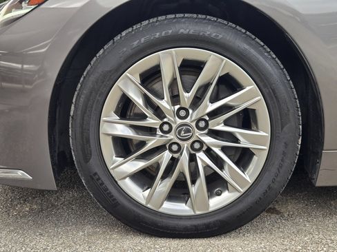 Used 2022 Lexus LS 500 AWD w/ Interior Upgrade Package image 31