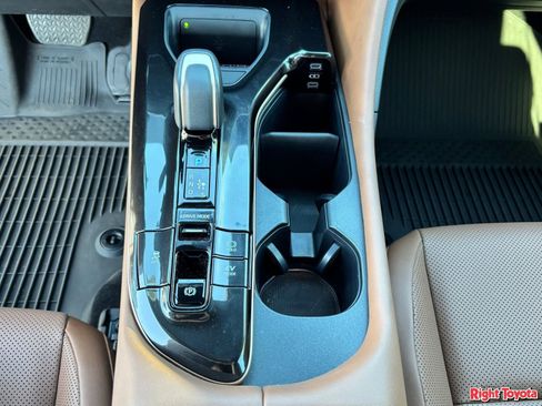 Certified 2025 Toyota Crown Signia AWD/4WD image 30