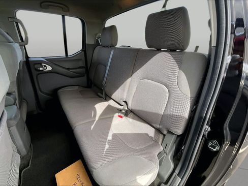 Used 2010 Nissan Frontier SE RWD image 18